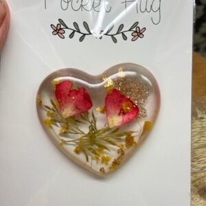 4 Heart-Shaped Floral Resin Picket Hearts